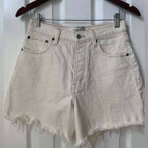 Abercrombie & Fitch - High Rise Dad Short - white, size 27 - excellent condition